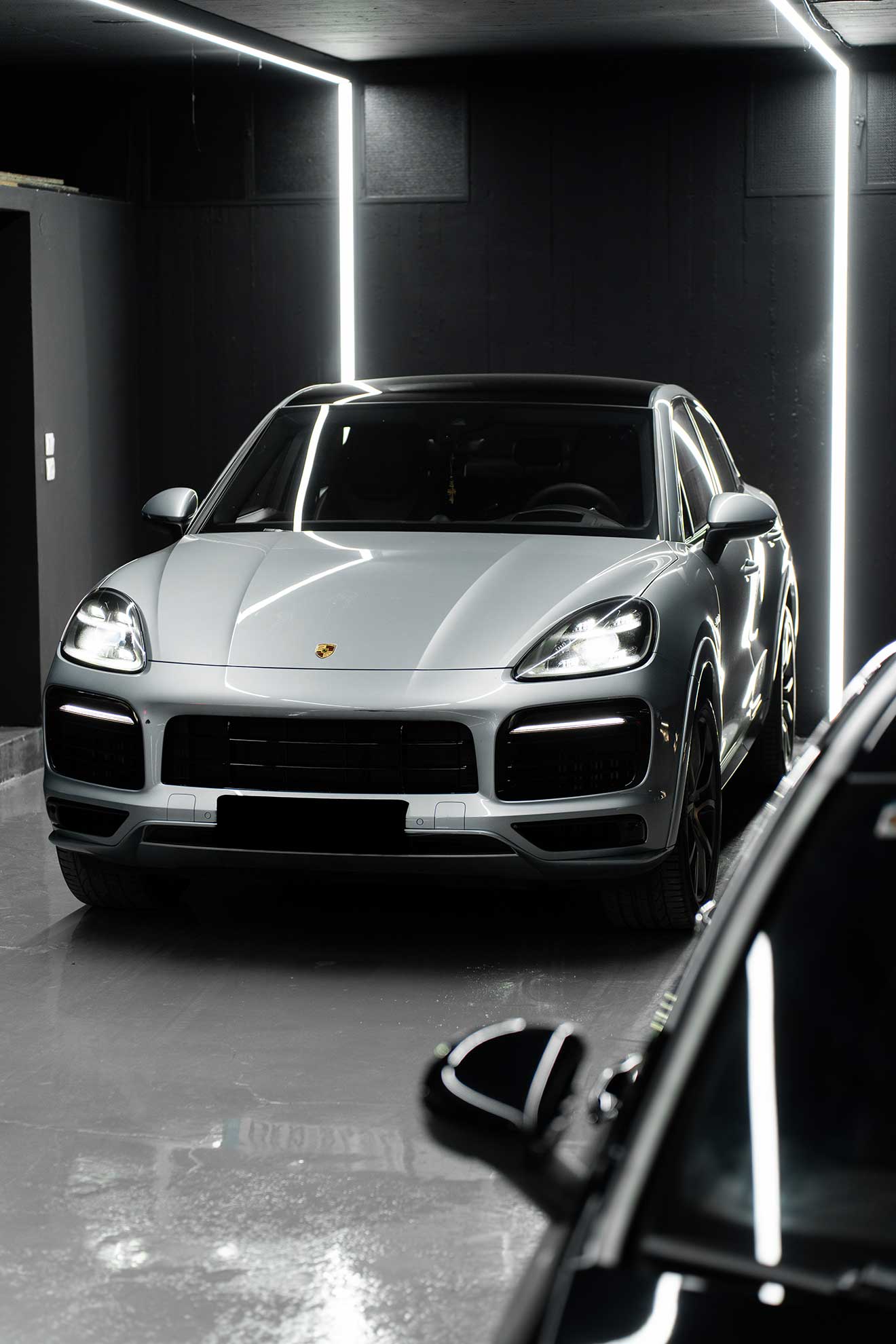 Porsche Cayenne luxury VIP transfer vehicle in Mykonos