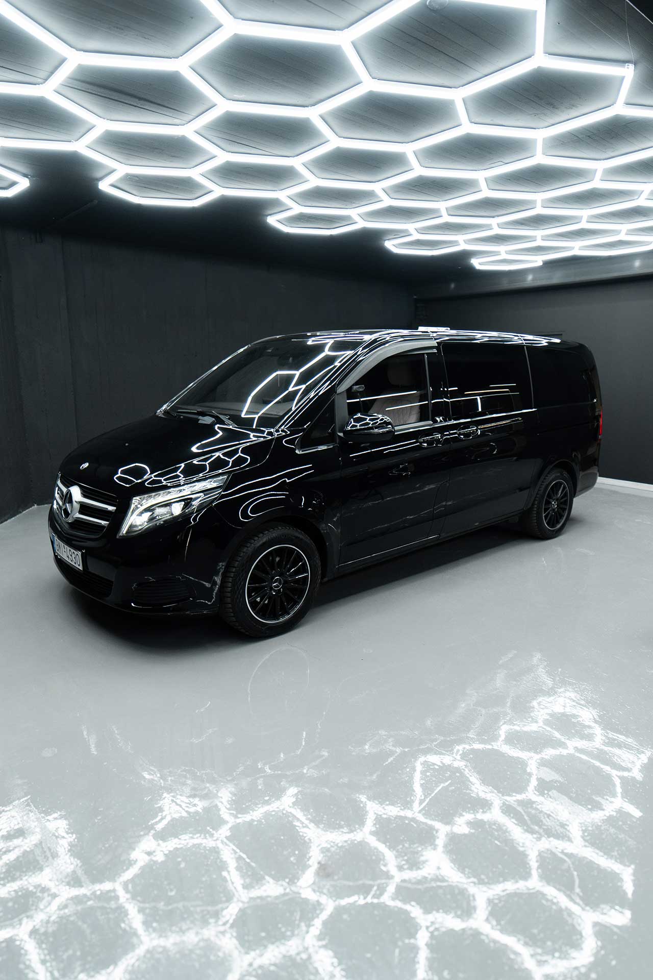 Mercedes V Class group VIP transfers in Mykonos